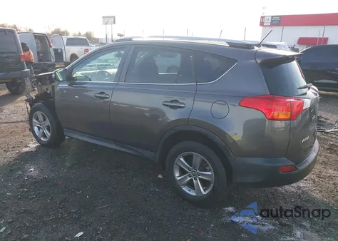 2015 Toyota Rav4 Xle z USA, uszkodzony, nr VIN 2T3WFREV0FW166623